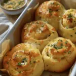 Buttery cheese Garlic Rolls, everyone will love them!